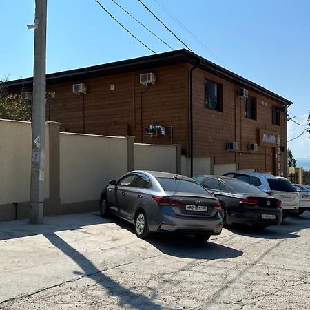 Лилия Hotel Gudauta Bagian luar foto